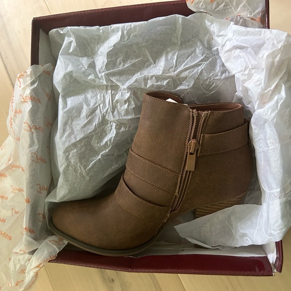 Brown Chunky Heel Buckled Strap Ankle Booties 5.5 - Picture 10 of 14